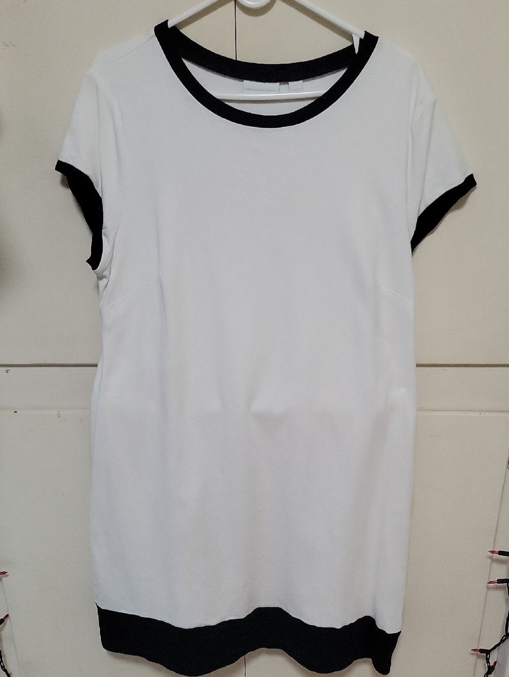 New York & Company White Tunic with Black Contrast Trim